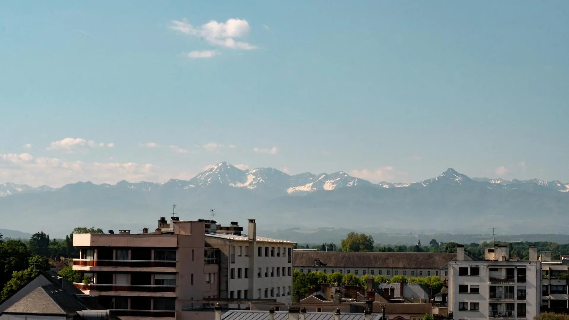 Appartement Spacieux - Vue Pyrenees - Hypercentre Tarbes